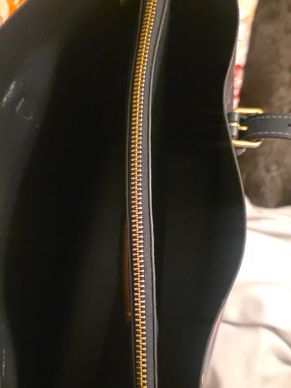 🍒Coach🍒Mollie City Tote🍒 Signature Canvas with Cherry🍒 Print Euc Beautiful! - Picture 6 of 10